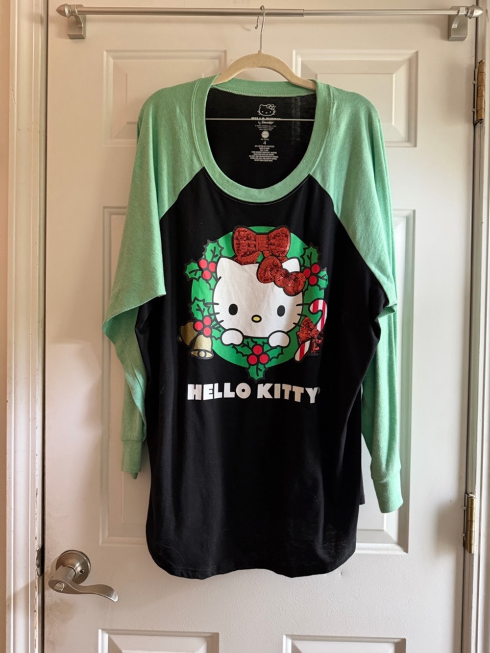 Torrid Hello Kitty Women’s Long Sleeve Holiday Top - Black & Mint Green size 4x